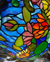 Load image into Gallery viewer, 20" Waterlilies Tiffany Reproduction Lamp