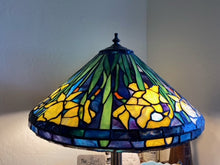 Load image into Gallery viewer, Daffodils Stained Glass Lamp
